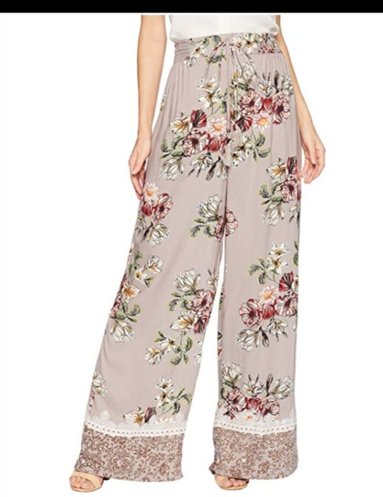 https://l-and-l-stuff.com/cdn/shop/products/angie-ladies-wide-leg-pants-with-tassel-laidies-lightweight-palazo-palazzo-l-and-stuff-clothing-white-trousers_779_539x700.jpg?v=1707418892